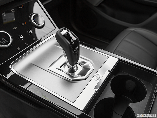 2023 Land Rover Range Rover Evoque | Gear shifter/center console