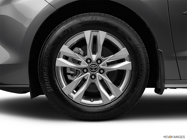 2022 Toyota Sienna | Front Drivers side wheel at profile