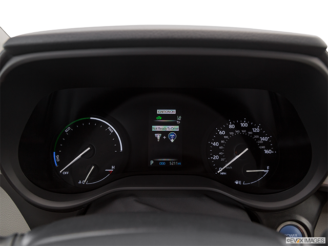 2022 Toyota Sienna | Speedometer/tachometer
