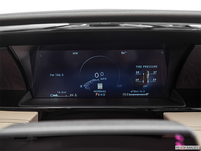 2022 Lincoln Navigator | Speedometer/tachometer