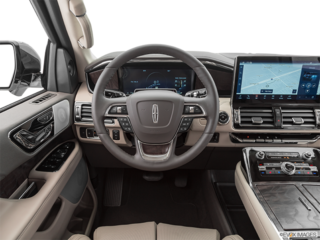 2022 Lincoln Navigator | Steering wheel/Center Console