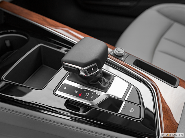2022 Audi A4 | Gear shifter/center console