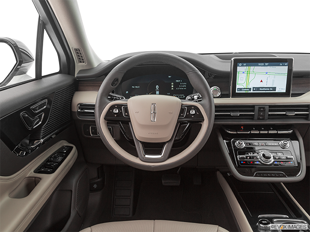 2022 Lincoln Corsair | Steering wheel/Center Console