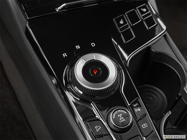 2024 Kia Sportage | Gear shifter/center console