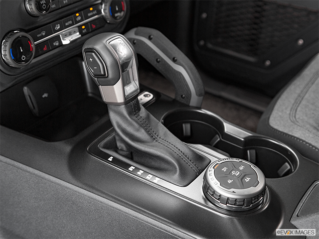 2022 Ford Bronco | Gear shifter/center console