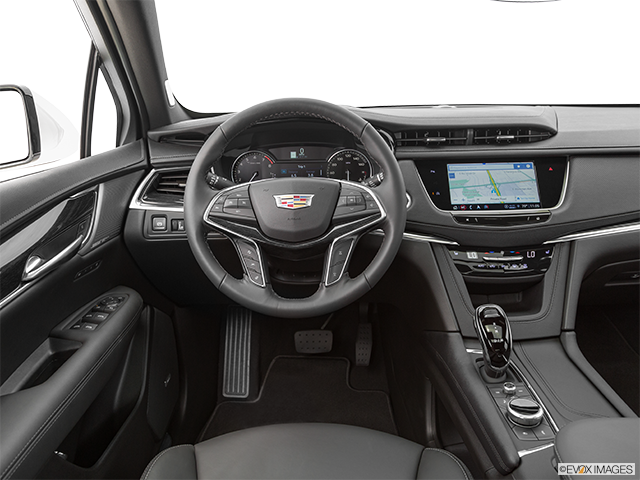 2023 Cadillac XT5 | Steering wheel/Center Console