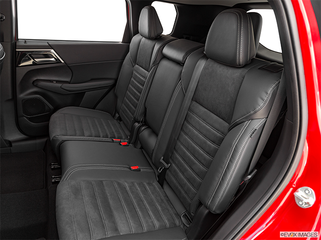 2022 Mitsubishi Outlander | Rear seats from Drivers Side
