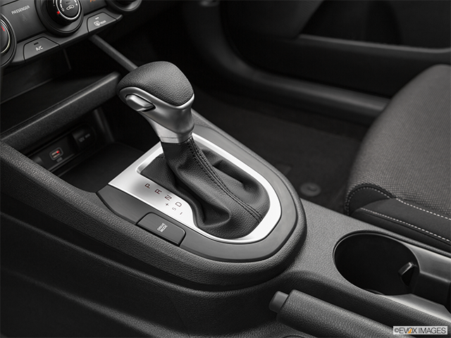 2023 Kia Forte 5-Door | Gear shifter/center console