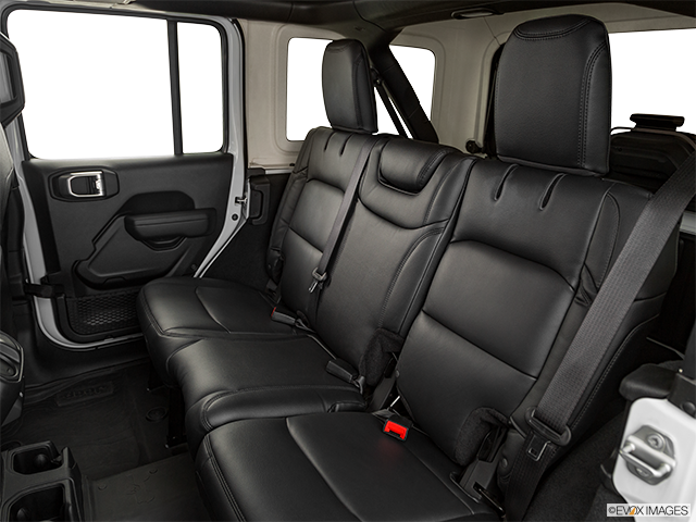 2024 Jeep Wrangler 4-Portes | Rear seats from Drivers Side