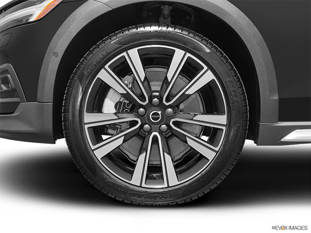 2024 Volvo V60 Cross Country | Front Drivers side wheel at profile
