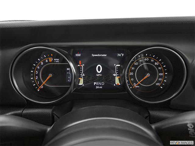 2022 Jeep Wrangler | Speedometer/tachometer