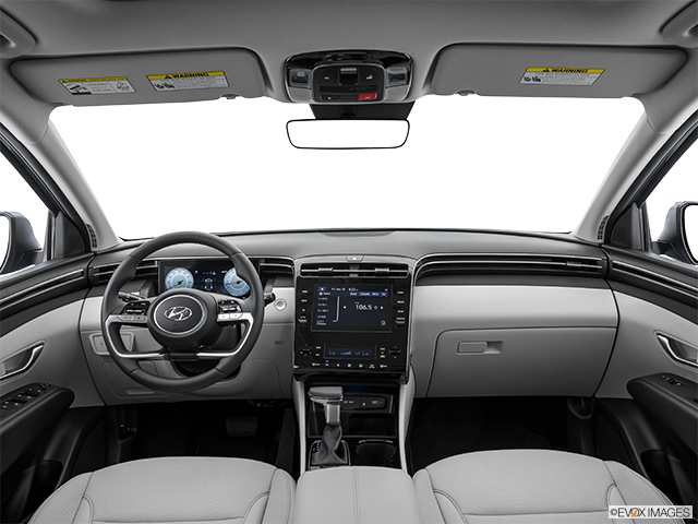 2023 Hyundai Tucson | Centered wide dash shot