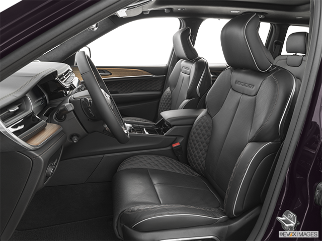 2023 Jeep Grand Cherokee | Front seats from Drivers Side