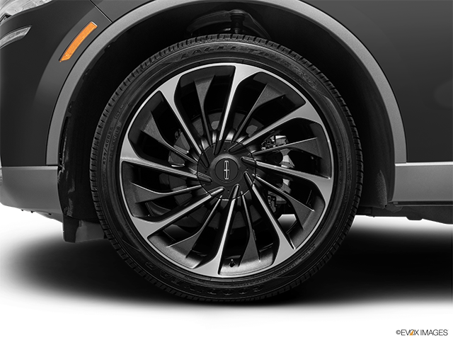 2024 Lincoln Aviator | Front Drivers side wheel at profile