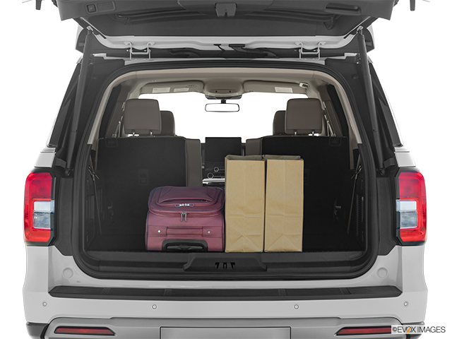 2022 Ford Expedition | Trunk props