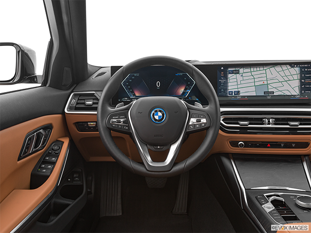2024 BMW 3 Series | Steering wheel/Center Console