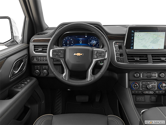 2023 Chevrolet Suburban | Steering wheel/Center Console