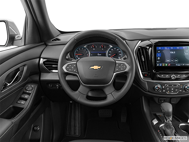 2024 Chevrolet Traverse | Steering wheel/Center Console