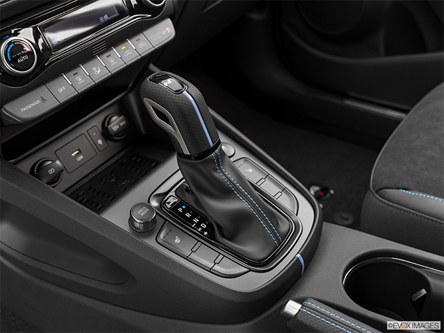 2023 Hyundai Kona N | Gear shifter/center console