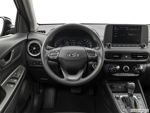 2024 Hyundai Kona | Steering wheel/Center Console