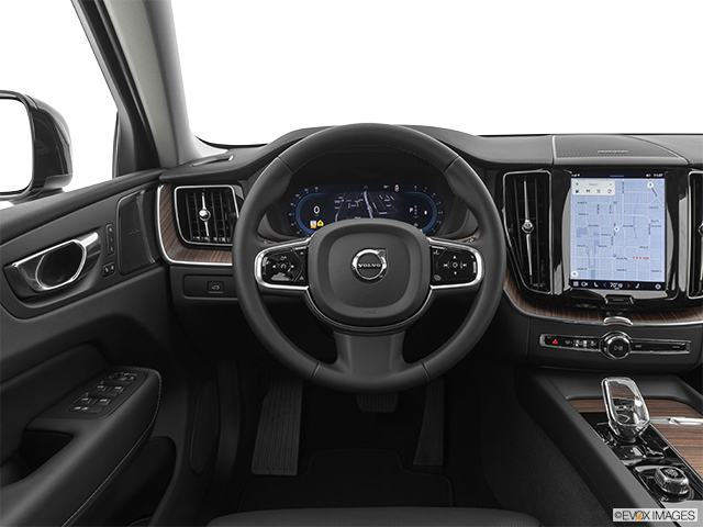 2023 Volvo XC60 | Steering wheel/Center Console