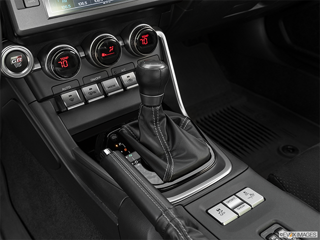 2023 Toyota GR86 | Gear shifter/center console