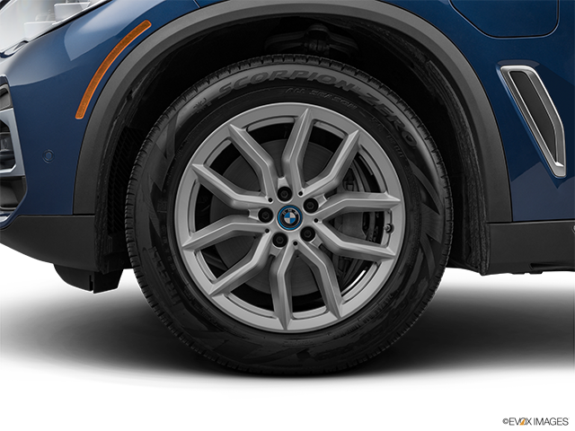 2022 BMW X5 | Front Drivers side wheel at profile
