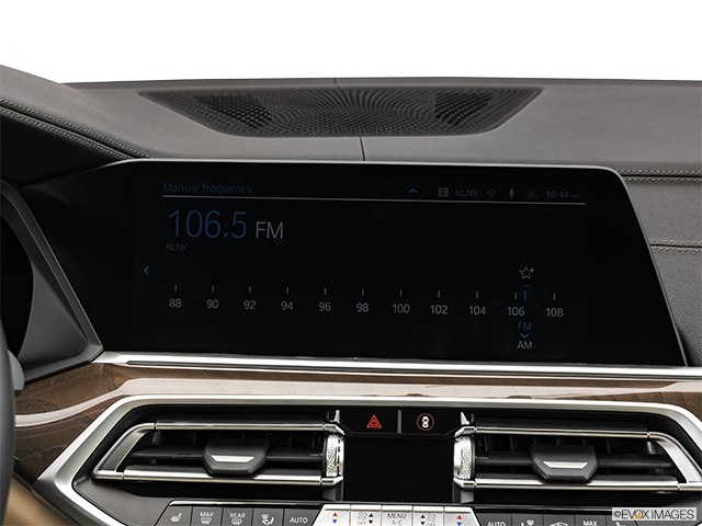 2022 BMW X5 | Closeup of radio head unit