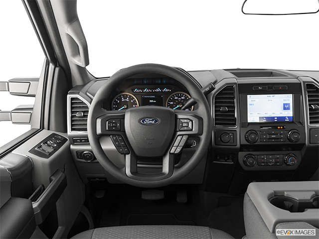 2022 Ford F-350 Super Duty | Steering wheel/Center Console