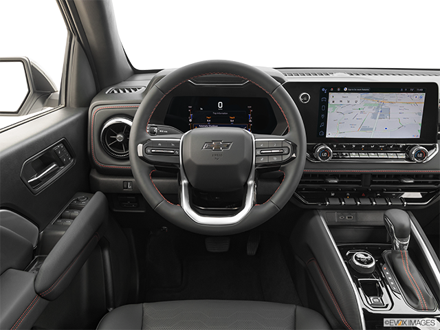 2024 Chevrolet Colorado | Steering wheel/Center Console