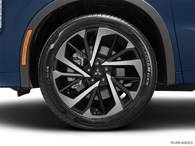 2024 Mitsubishi Outlander PHEV | Front Drivers side wheel at profile
