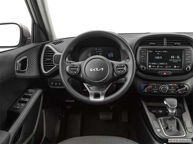 2025 Kia Soul | Steering wheel/Center Console