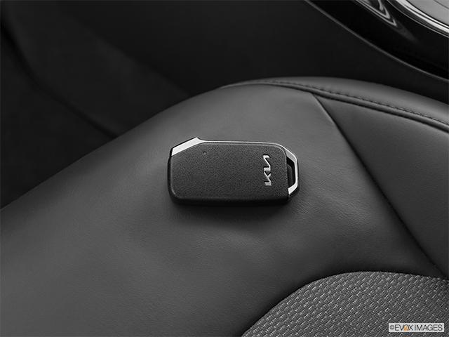 2024 Kia Niro | Key fob on driver’s seat