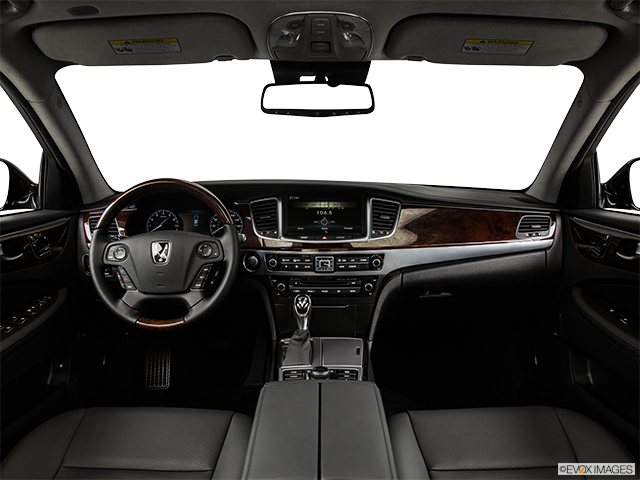 2015 Hyundai Equus | Centered wide dash shot