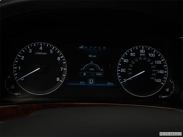2015 Hyundai Equus | Speedometer/tachometer