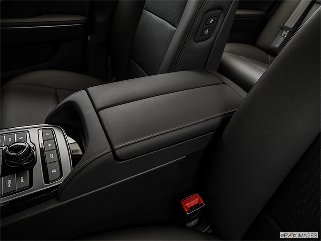 2015 Hyundai Equus | Front center console with closed lid, from driver’s side looking down