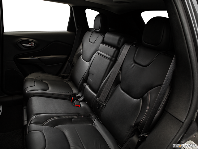 2015 Jeep Cherokee | Rear seats from Drivers Side