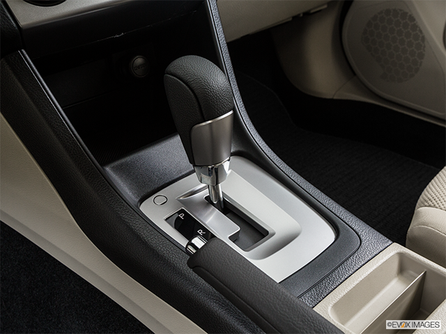 2015 Subaru Impreza | Gear shifter/center console