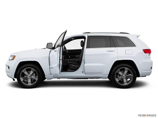 2015 Jeep Grand Cherokee | Driver's side profile with drivers side door open