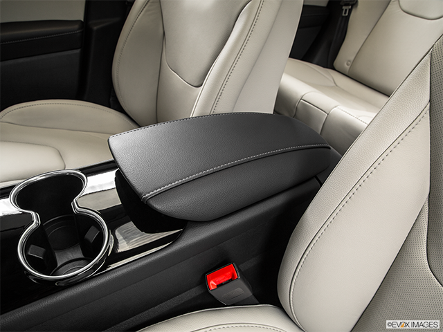 2015 Ford Fusion | Front center console with closed lid, from driver’s side looking down