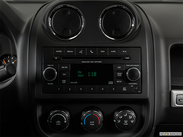 2015 Jeep Compass | Closeup of radio head unit