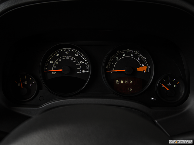 2015 Jeep Compass | Speedometer/tachometer