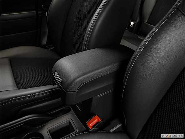2015 Jeep Compass | Front center console with closed lid, from driver’s side looking down