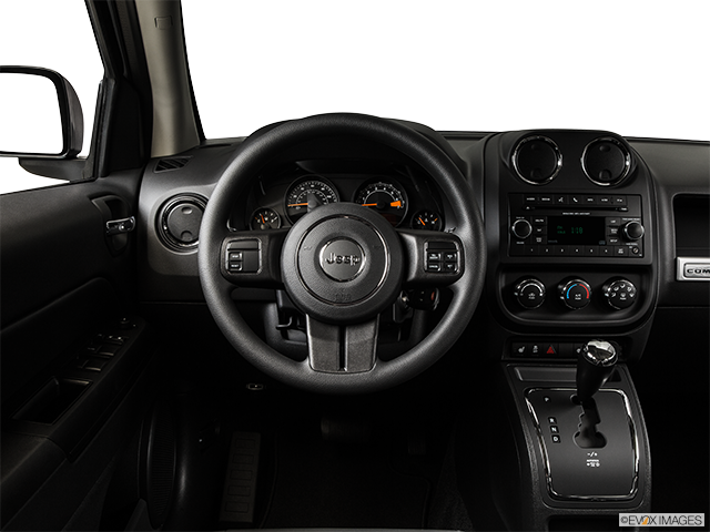 2015 Jeep Compass | Steering wheel/Center Console