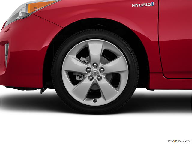 2015 Toyota Prius | Front Drivers side wheel at profile