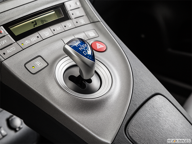 2015 Toyota Prius | Gear shifter/center console