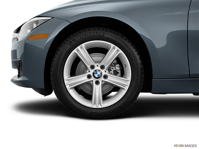 2015 BMW 3 Series | Front Drivers side wheel at profile