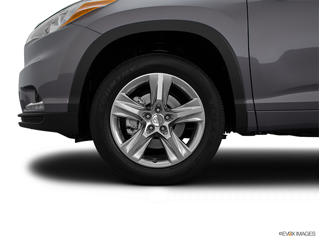 2015 Toyota Highlander | Front Drivers side wheel at profile