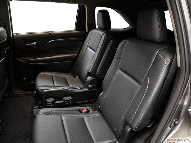 2015 Toyota Highlander | Rear seats from Drivers Side