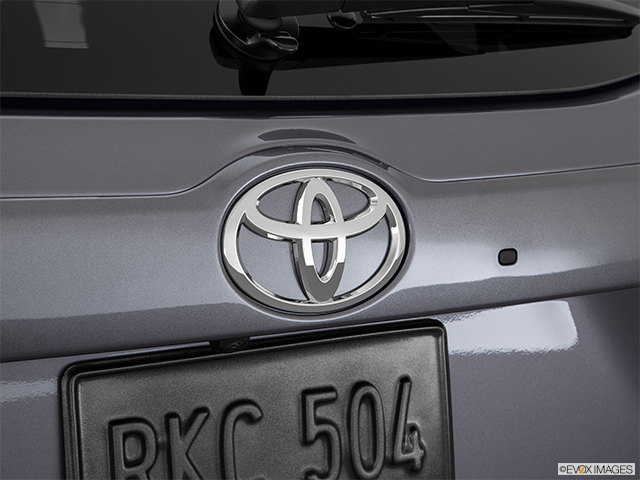 2015 Toyota Highlander | Rear manufacturer badge/emblem